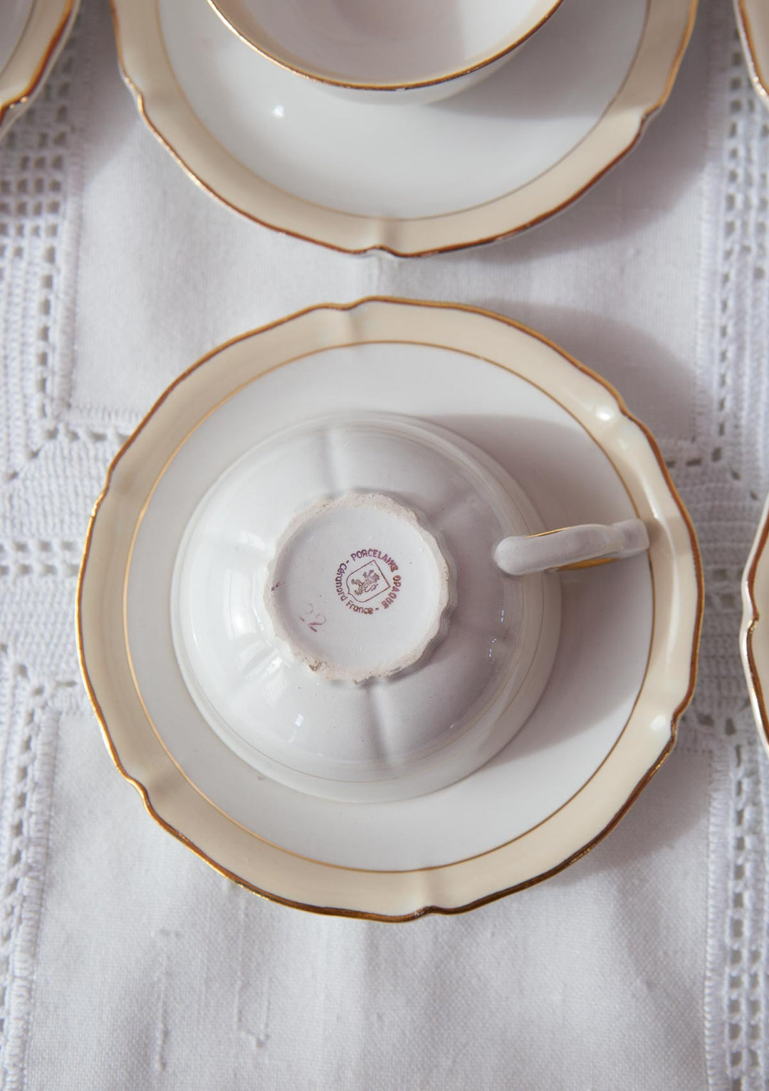 Juego café té para 12 loza francesa beige y dorado c. 1960s (27 PIEZAS)
