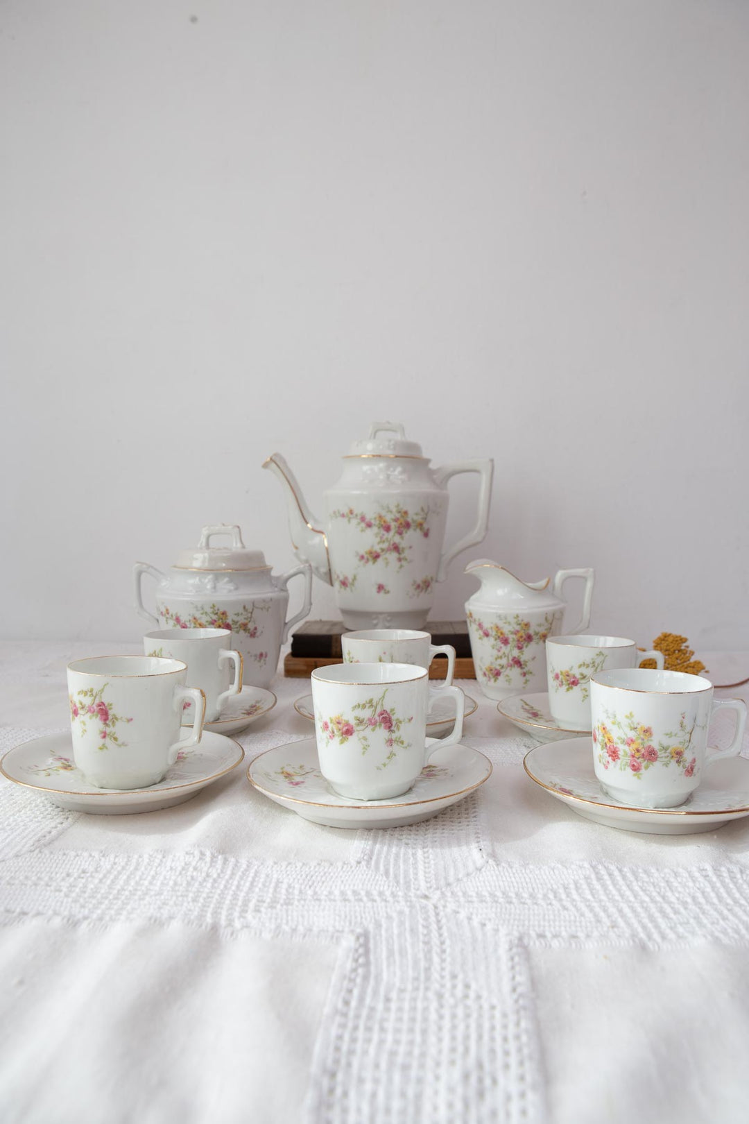 Antiguo juego café para 6 porcelana francesa Limoges florecillas (15 PIEZAS)