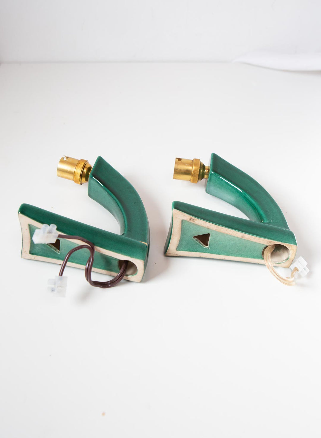 Pareja de apliques franceses loza verde esmeralda c. 1950/60s