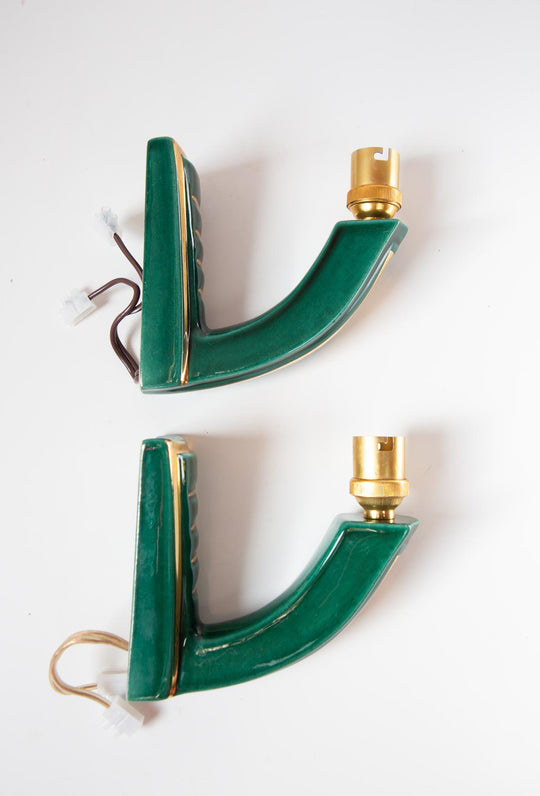 Pareja de apliques franceses loza verde esmeralda c. 1950/60s