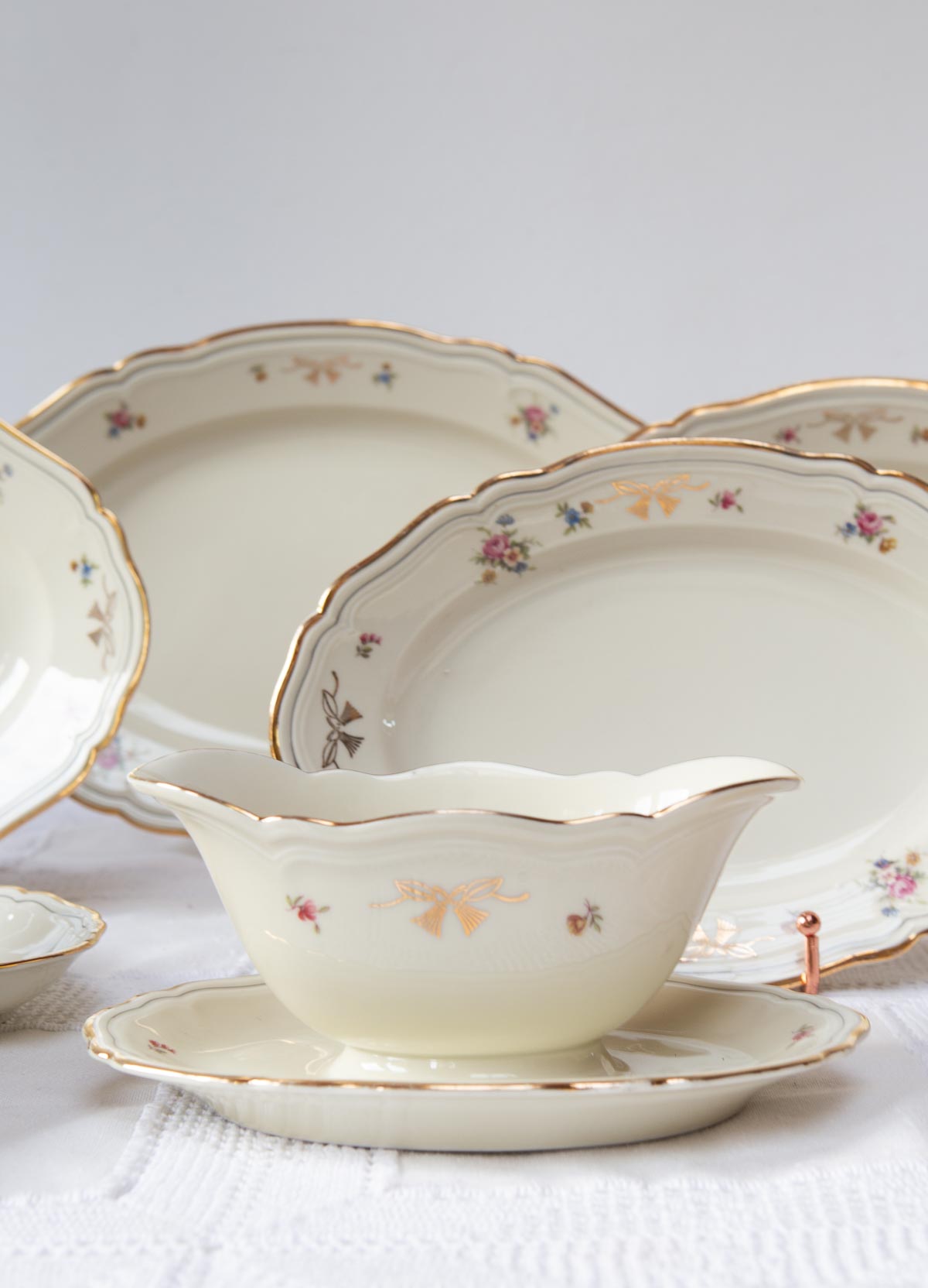 jarra y salsera porcelana sueca hackefors