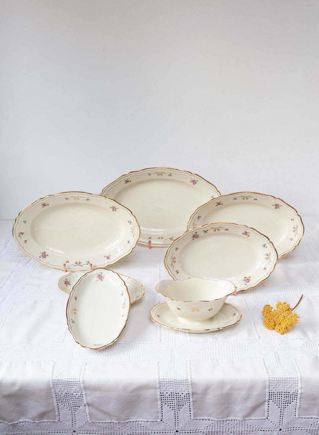 Juego de 4 fuentes ovaladas porcelana sueca Hackefors florecillas