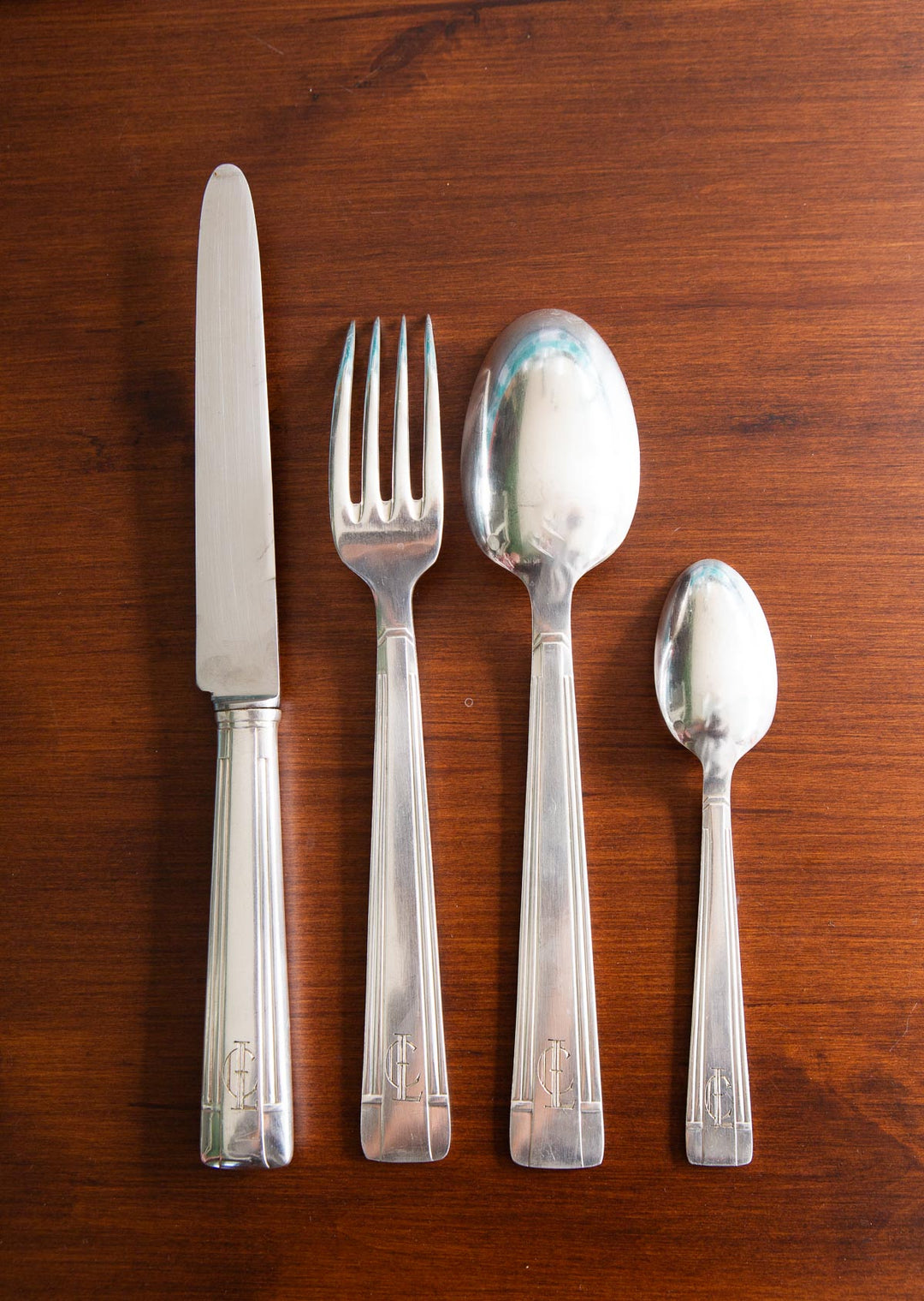 Juego de cubiertos "égoïste" Ravinet D'Enfert Art decó iniciales L.C. (4 PIEZAS)