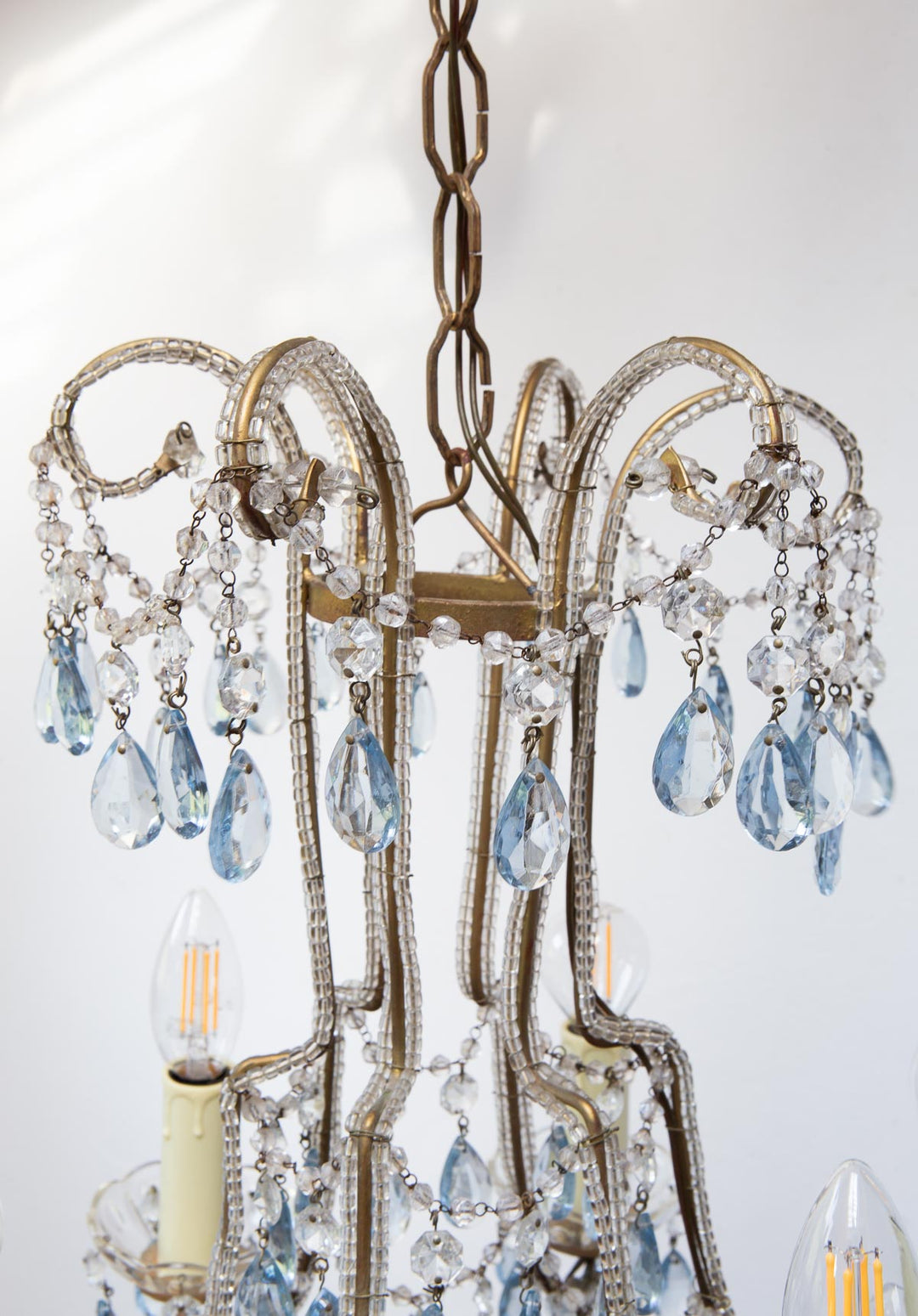 Chandelier italiano cascada metal dorado con cristales azules c. 1960 (42 cm)
