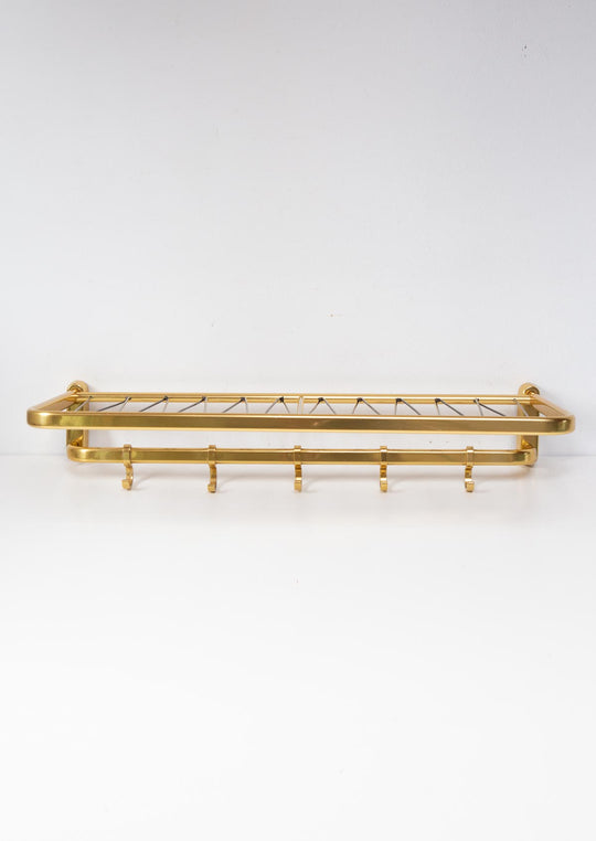 Perchero de pared con bandeja en aluminio dorado c. 1960 (62,5 cm)