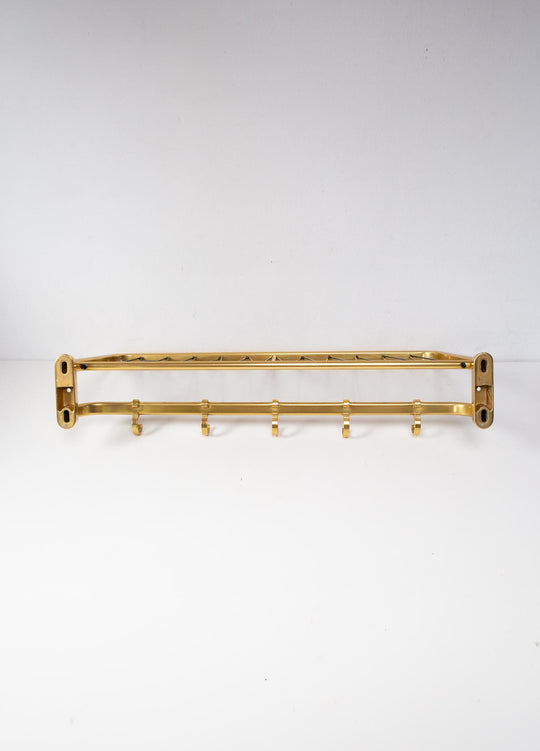 Perchero de pared con bandeja en aluminio dorado c. 1960 (62,5 cm)