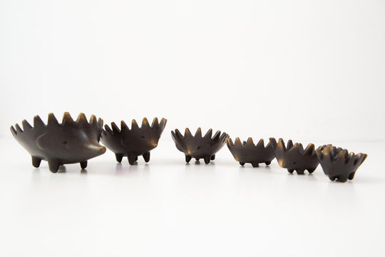 Juego erizos Walter Bosse latón patinado negro años 50