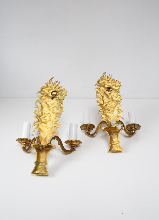 Pareja apliques franceses cesta con flores bronce s. XX (32 cm)