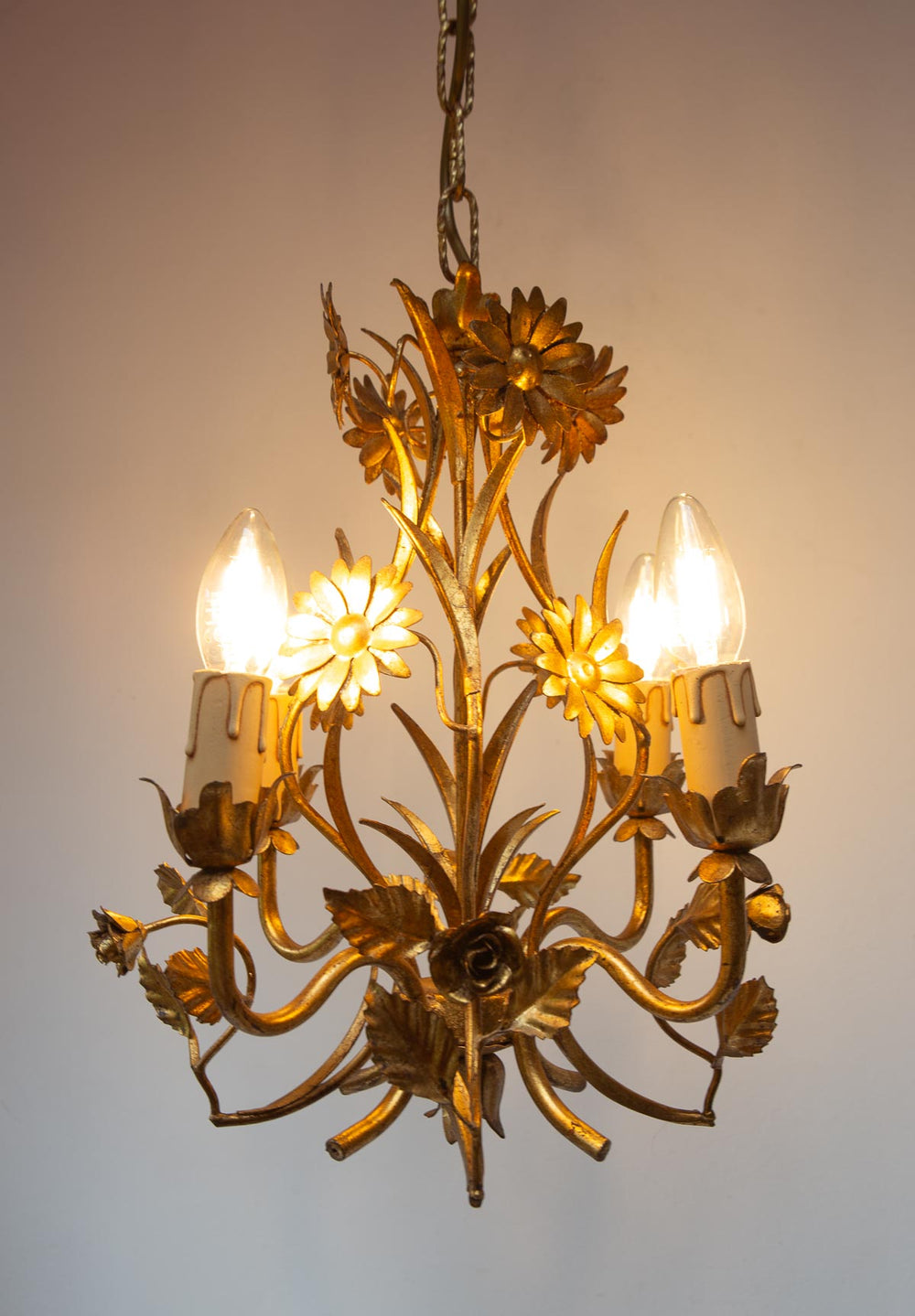 Chandelier italiano metal dorado con hojas y flores c. 1970/80 (32 cm)