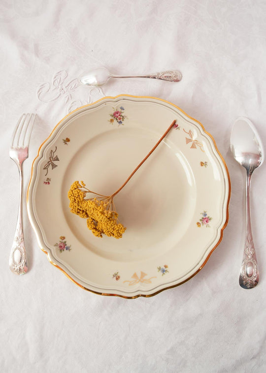 Antigua cubertería MESA francesa PARA 6 metal argenté con medallón (18 PIEZAS)