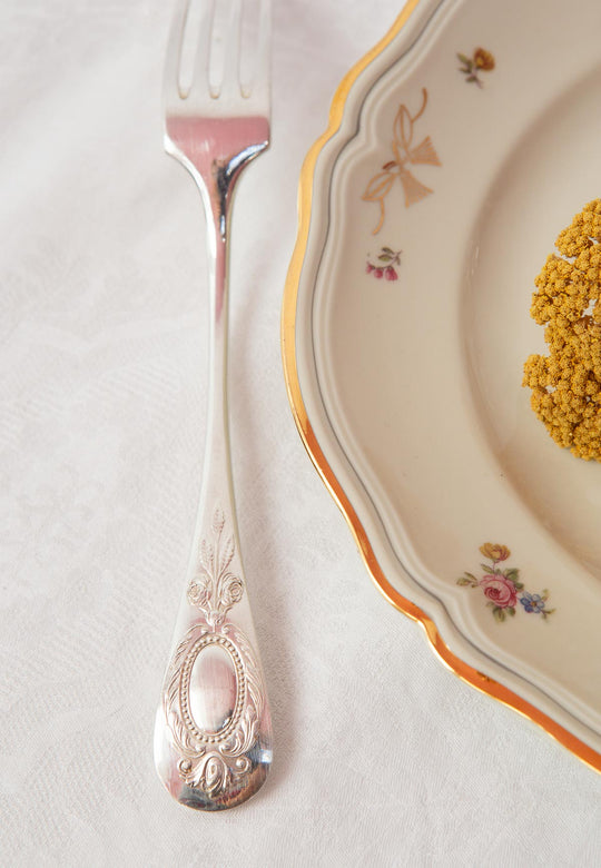 Antigua cubertería MESA francesa PARA 6 metal argenté con medallón (18 PIEZAS)