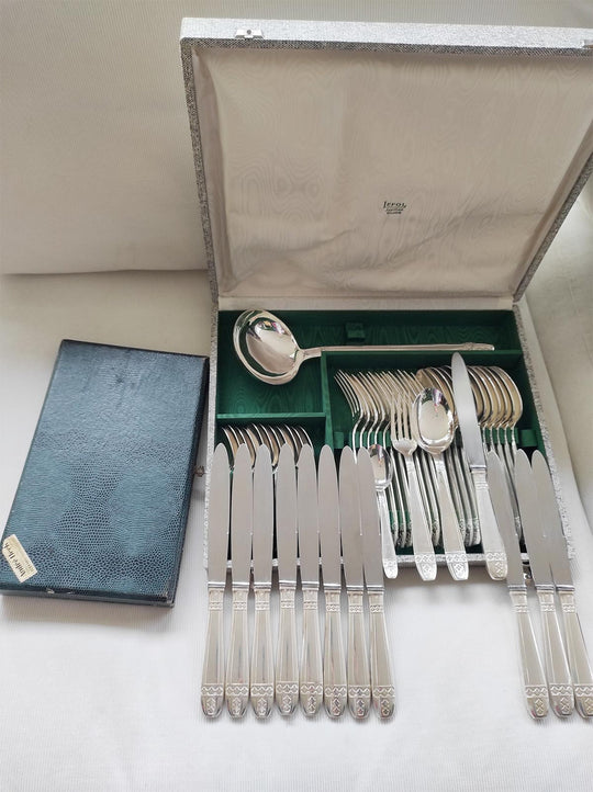 Antigua CUBERTERÍA PARA 12 francesa estilo ART DECÓ "metal argente" (49 PIEZAS)