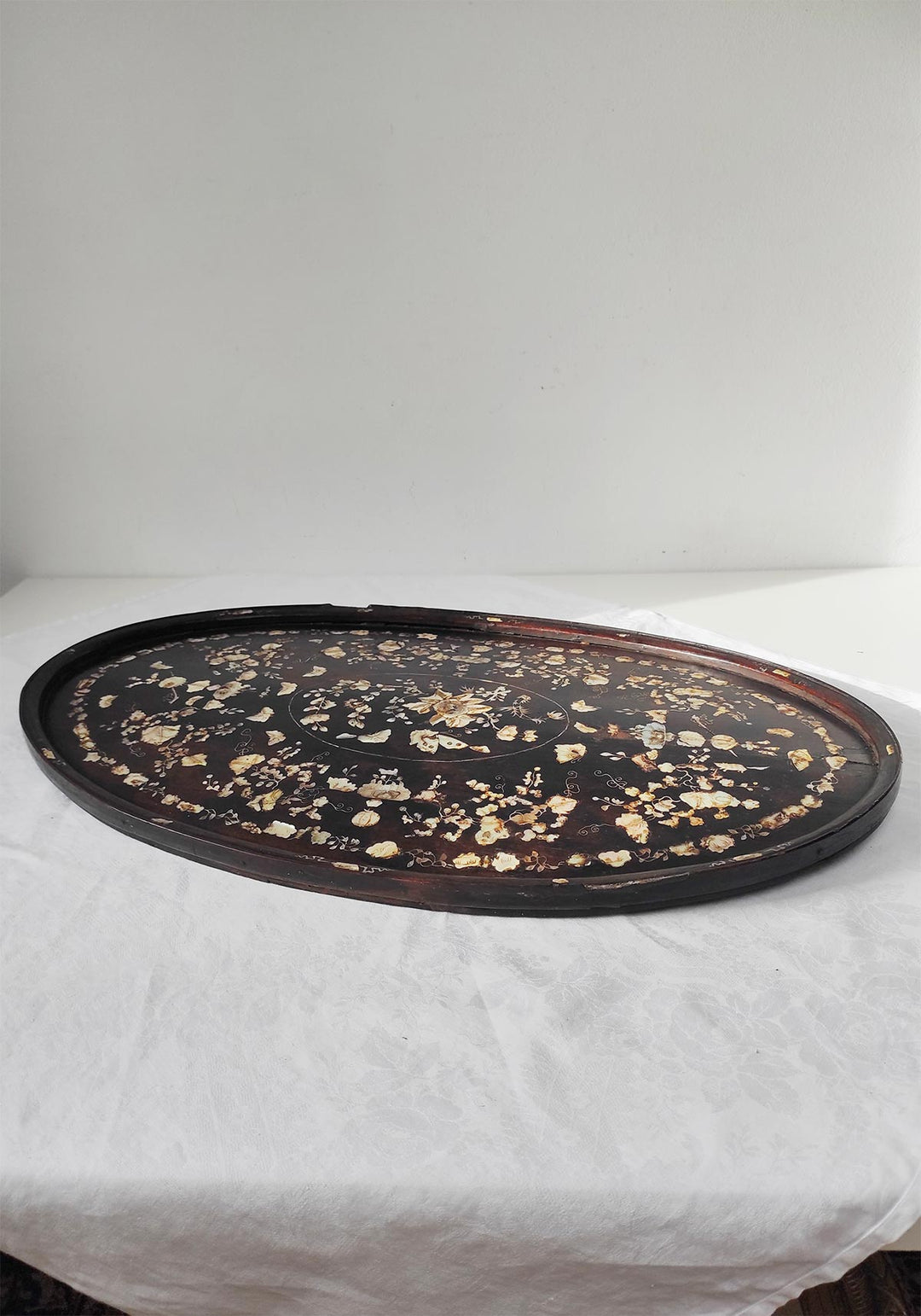 Gran bandeja decorativa palisandro marquetería nácar Indochina s. XIX (67*40 cm)