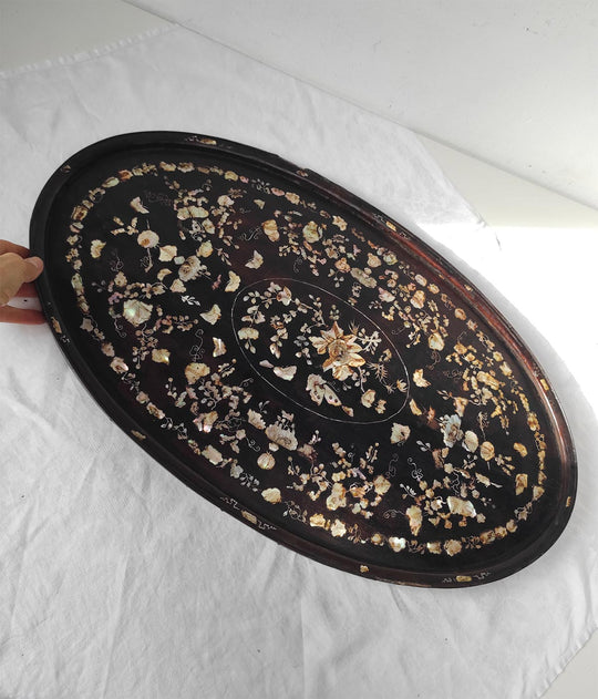 Gran bandeja decorativa palisandro marquetería nácar Indochina s. XIX (67*40 cm)