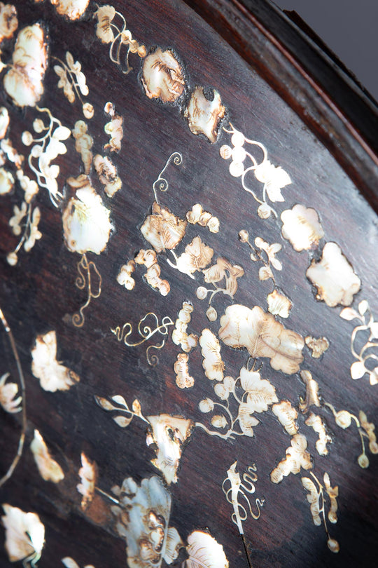 Gran bandeja decorativa palisandro marquetería nácar Indochina s. XIX (67*40 cm)