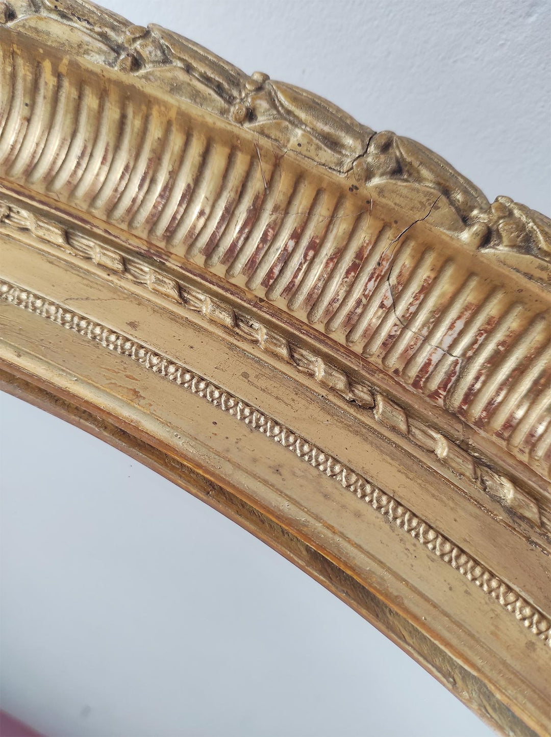 Antiguo espejo ovalado francés madera dorada s. XIX (80*70 cm)