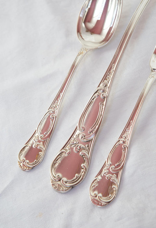 Antigua cubertería de MESA Ercuis PARA 12 estilo Luis XV (25 PIEZAS)