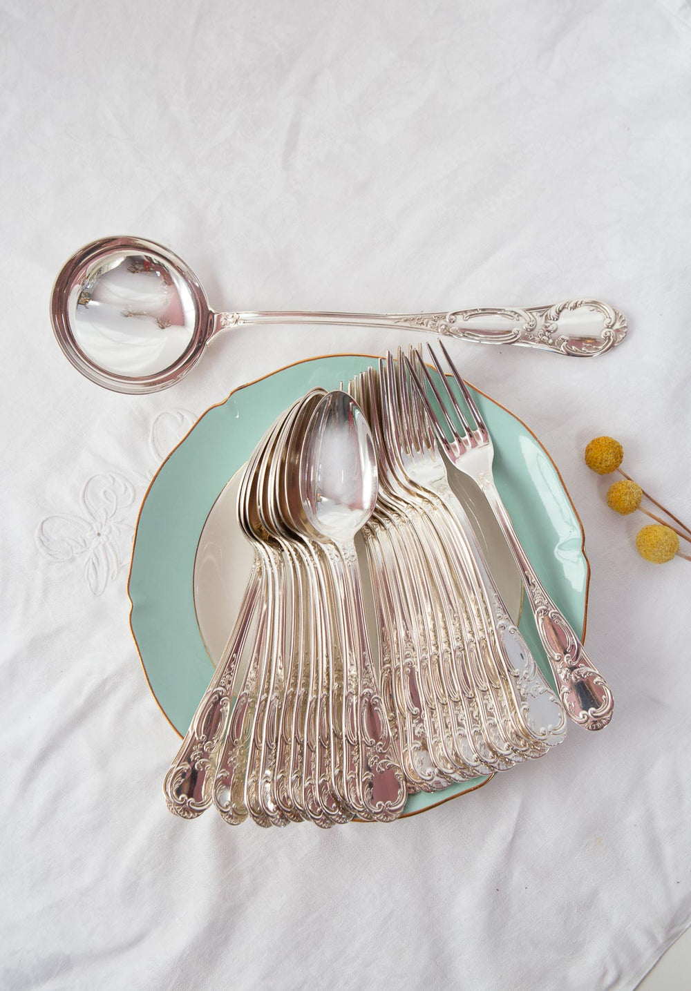 Antigua cubertería de MESA Ercuis PARA 12 estilo Luis XV (25 PIEZAS)