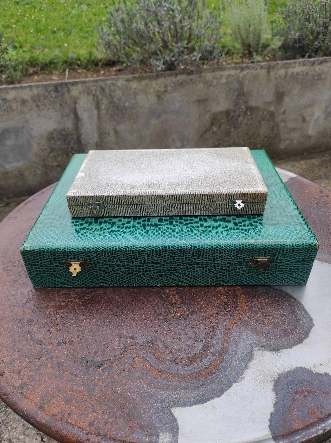 Cubertería en metal argenté para 12 SFAM estilo Louis XV "coquille" (49 PIEZAS)