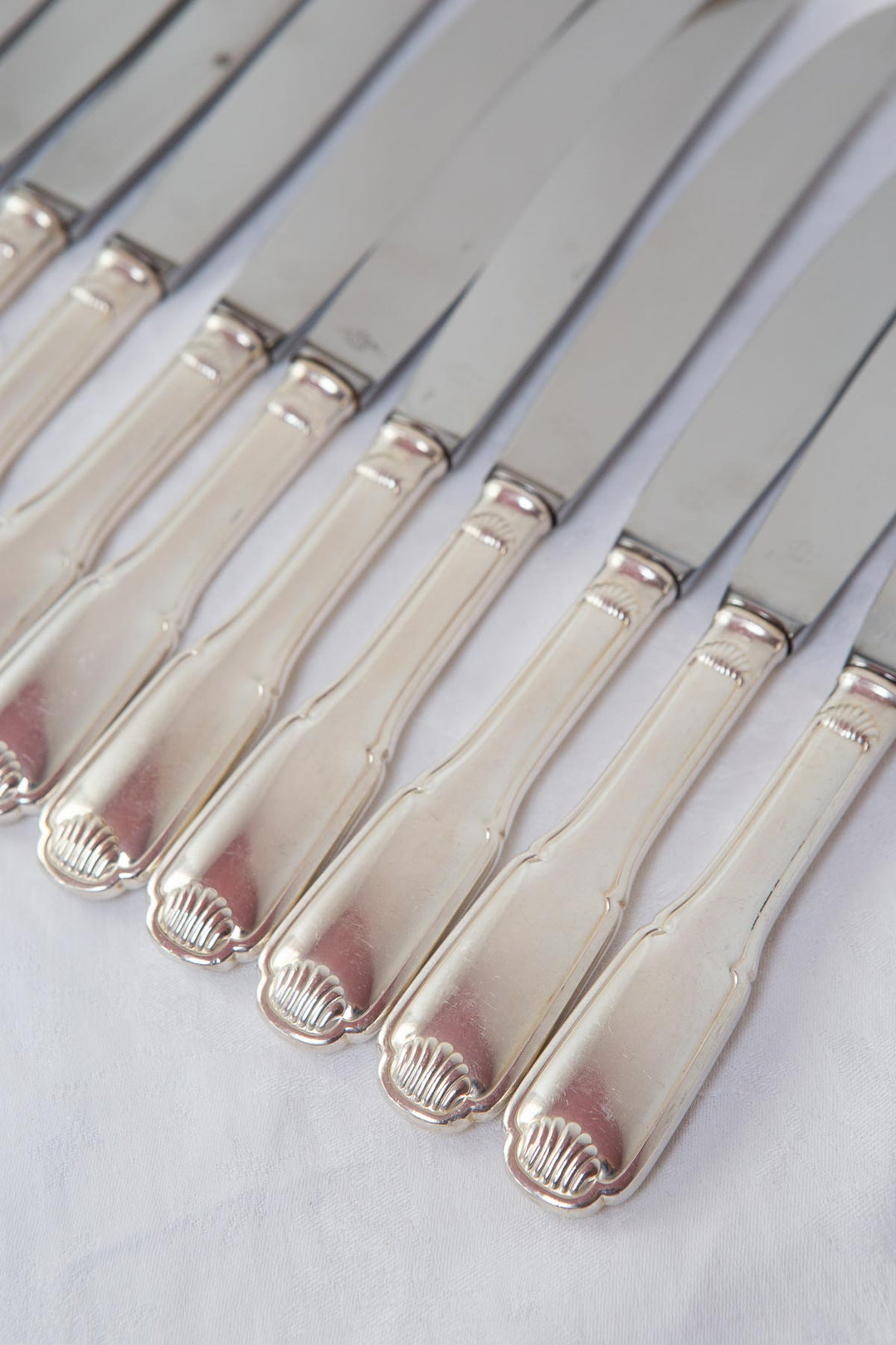 Cubertería en metal argenté para 12 SFAM estilo Louis XV "coquille" (49 PIEZAS)