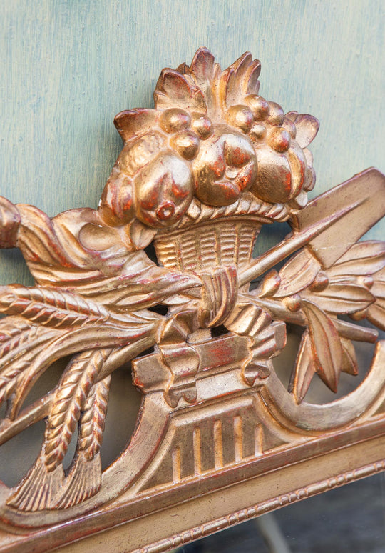 Antiguo espejo francés madera dorada con copete estilo Louis XVI (102*58,5 cm)