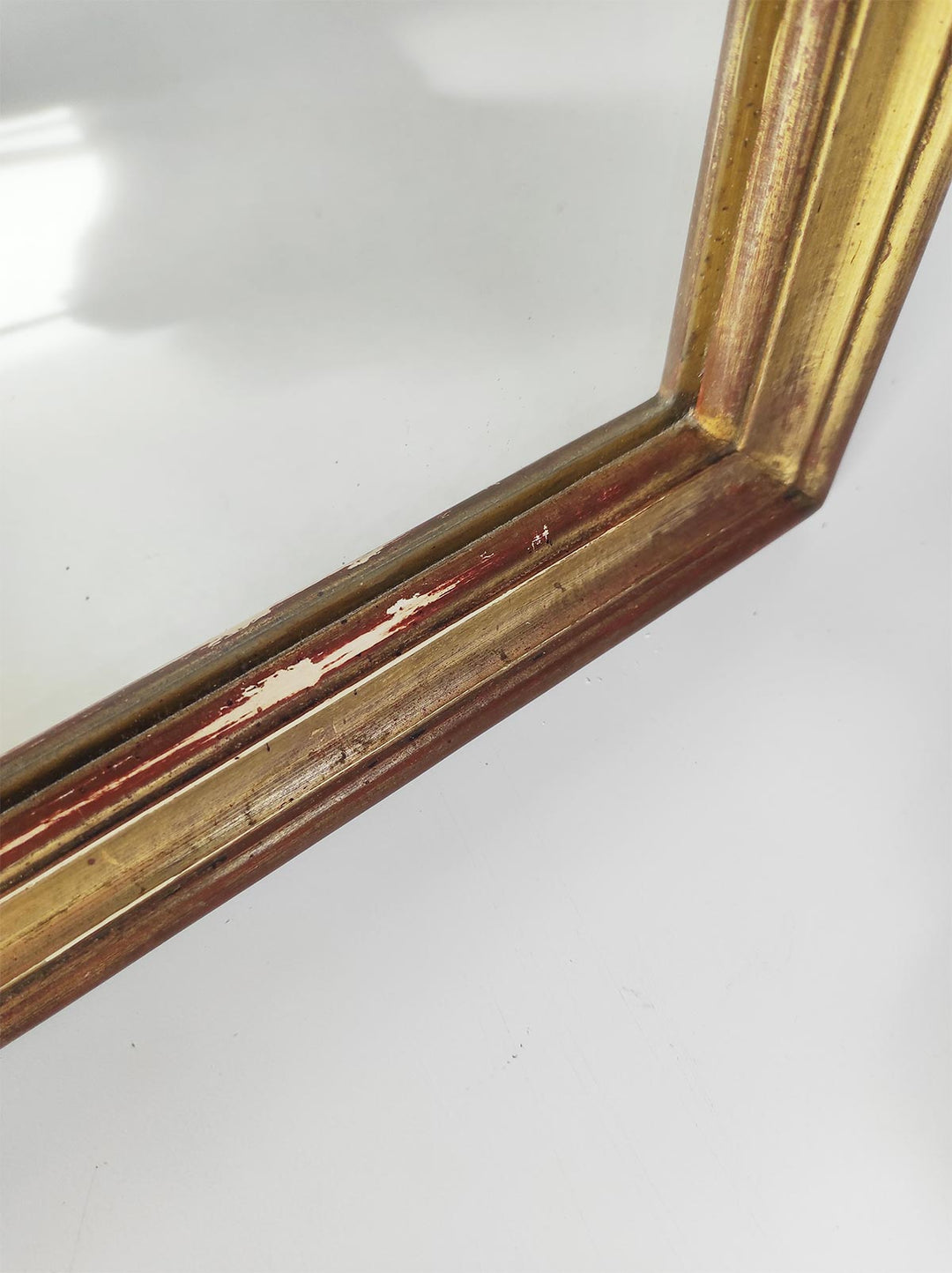 Espejo francés madera dorada oro fino con copete concha c. 1950s (124*51 cm)