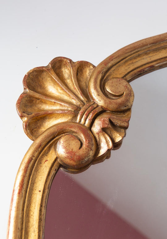 Espejo francés madera dorada oro fino con copete concha c. 1950s (124*51 cm)