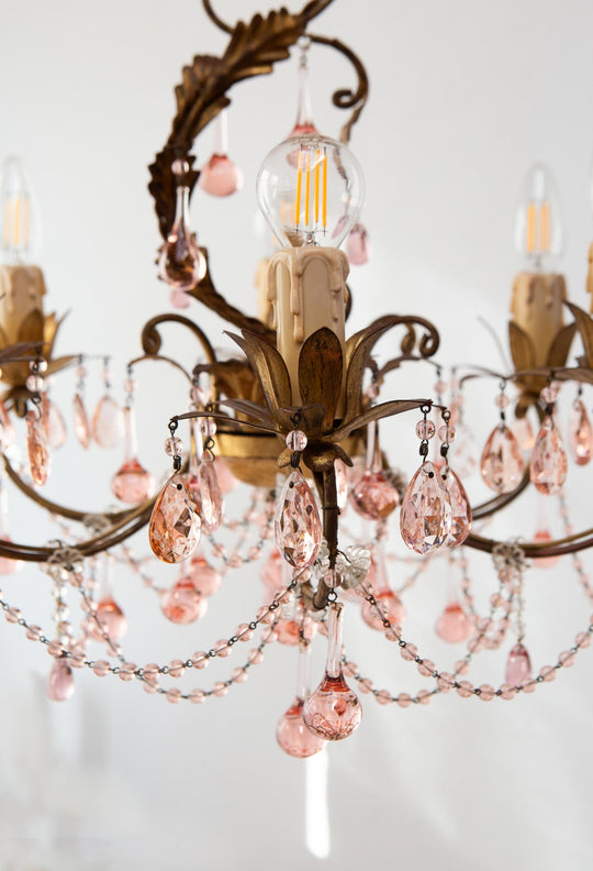 Chandelier italiano metal dorado y cristales rosa (52 cm)