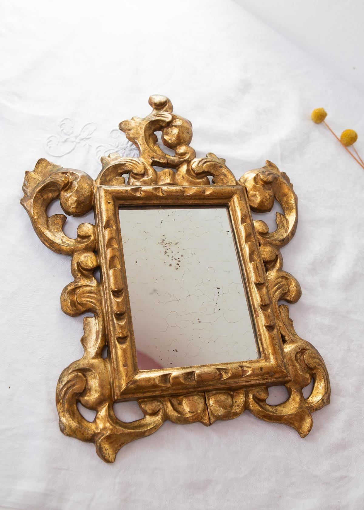 pequeño espejo frances dorado antiguo madera tallada