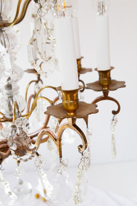Antiguo chandelier francés latón, bronce y cristales c. 1930s (52 cm)