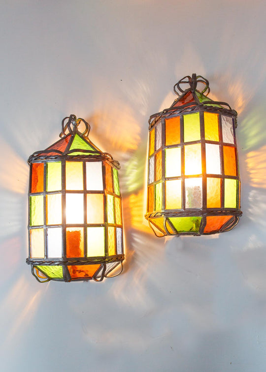 Pareja apliques estilo vidriera plomo y cristal colores c. 1970s