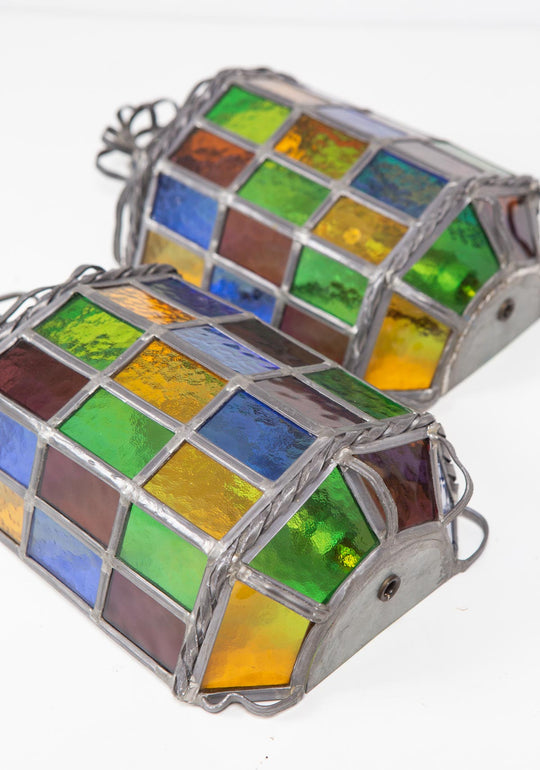 Pareja apliques estilo vidriera plomo y cristal colores c. 1970s