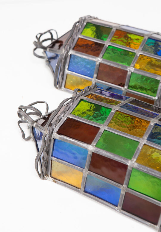 Pareja apliques estilo vidriera plomo y cristal colores c. 1970s