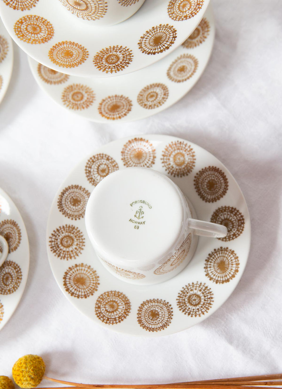 Juegos de café y postre noruegos Porsgrunds oro fino 1969 (8 DISPONIBLES)