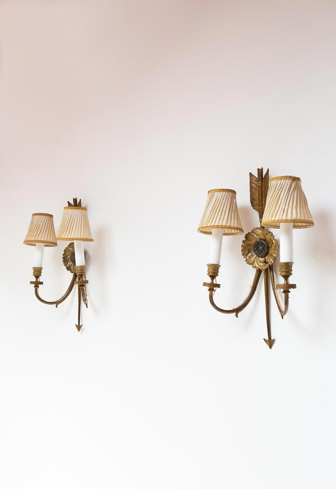 Pareja grandes apliques franceses estilo Imperio flecha s. XIX (42 cm)