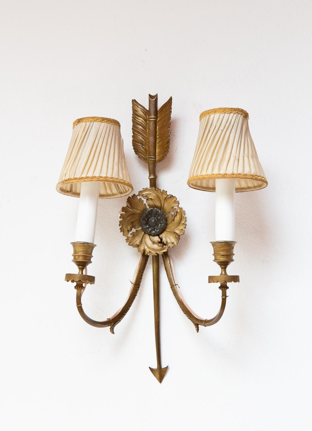 Pareja grandes apliques franceses estilo Imperio flecha s. XIX (42 cm)