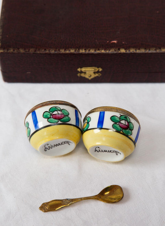 Saleros porcelana y latón Limoges en estuche