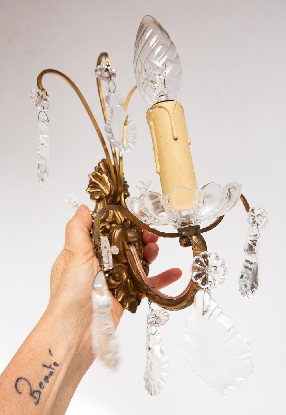 Pareja apliques franceses bronce, latón y cristal c. 1960s