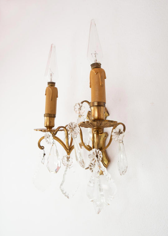 Pareja antiguos apliques franceses bronce dorado y cristales c. 1950