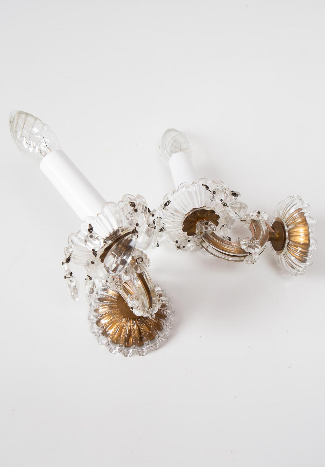 Pareja apliques vintage franceses cristal y latón c. 1950s