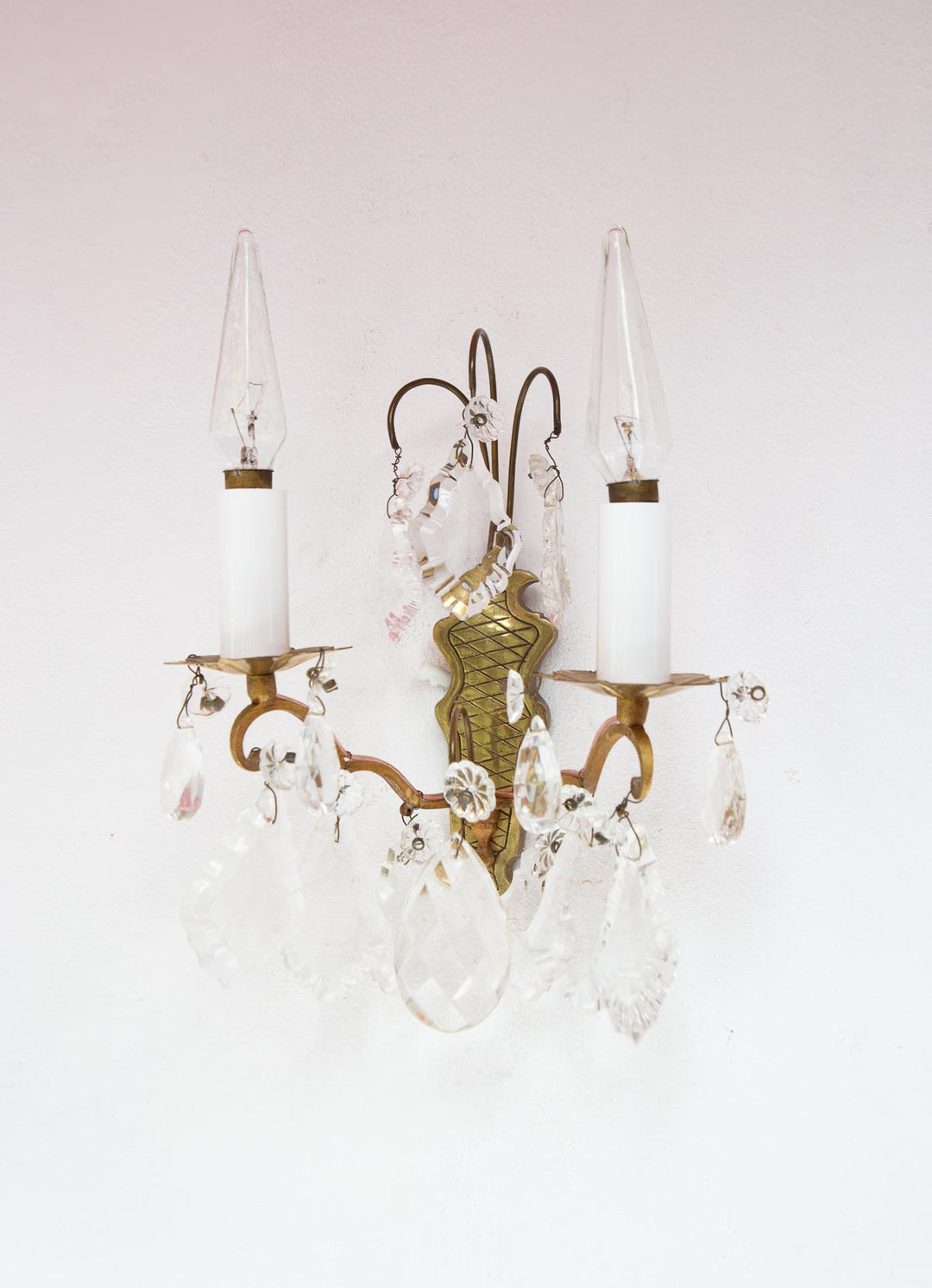 Pareja antiguos apliques franceses latón y cristales c. 1960