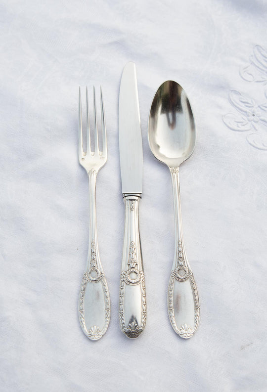 Gran cubertería francesa metal argenté (baño plata) Apollo estilo IMPERIO para 12