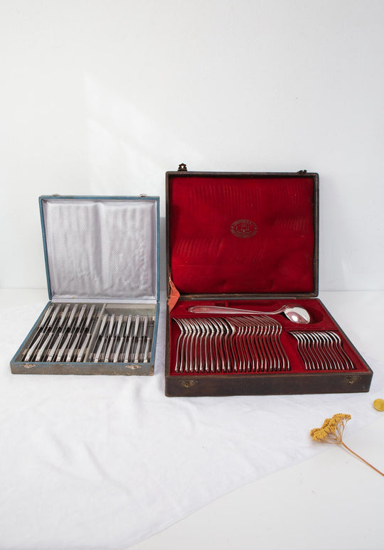 Antigua CUBERTERÍA PARA 12 francesa François Frionnet iniciales A.R. (61 PIEZAS)