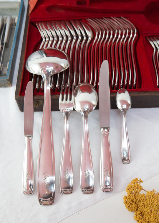 Antigua CUBERTERÍA PARA 12 francesa François Frionnet iniciales A.R. (61 PIEZAS)