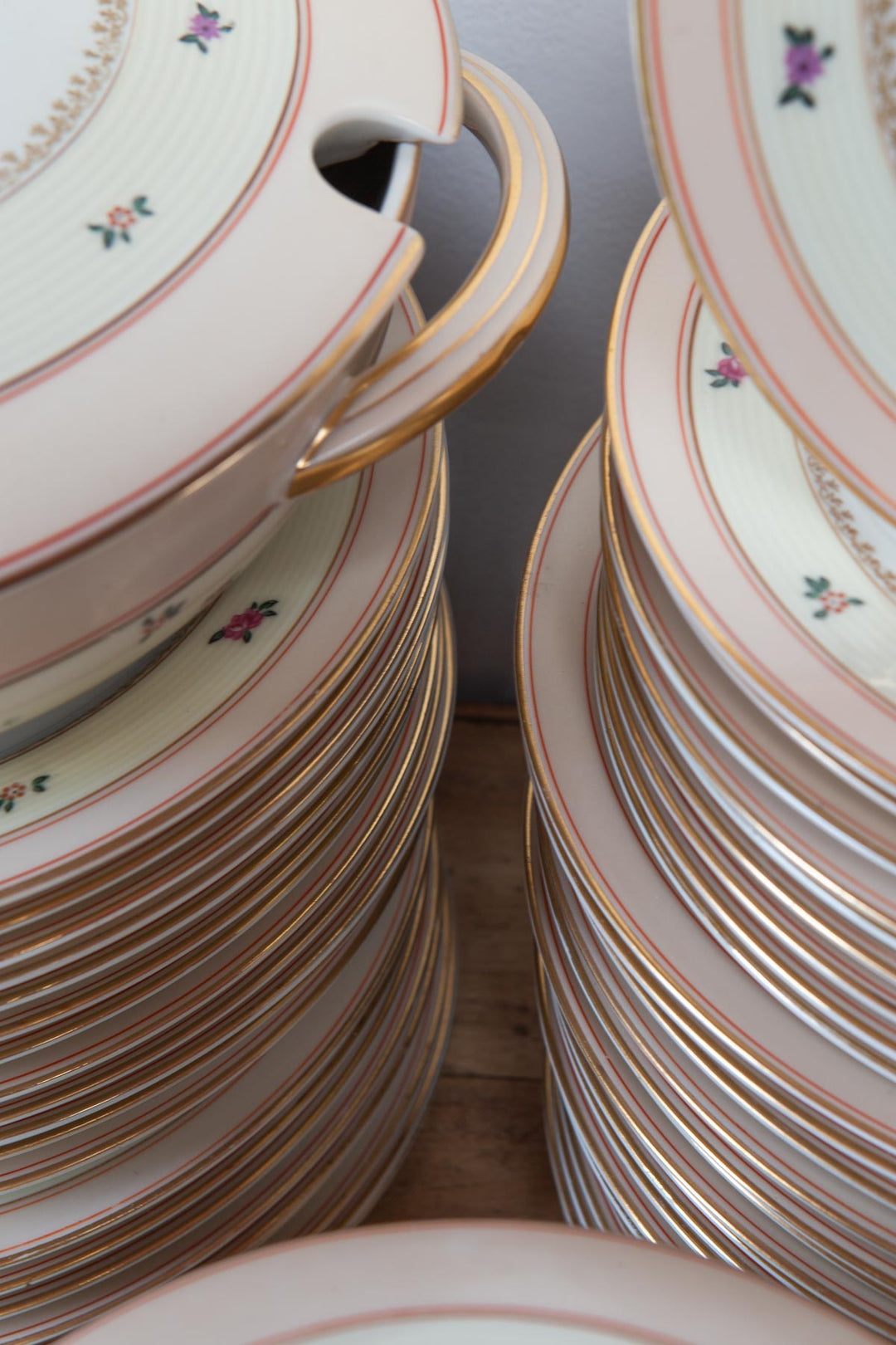 Antigua vajilla francesa porcelana Limoges Charles Haviland florecillas c. 1940s (62 PIEZAS)