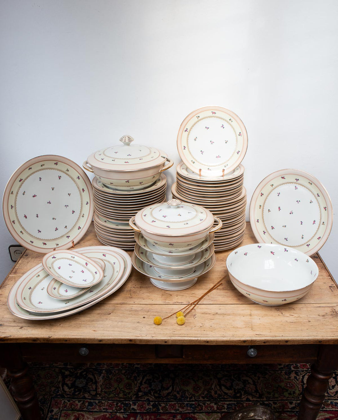 Antigua vajilla francesa porcelana Limoges Charles Haviland florecillas c. 1940s (62 PIEZAS)