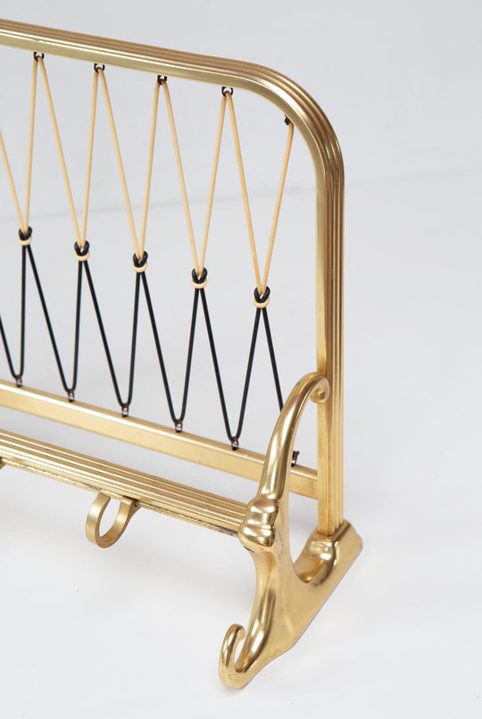 Perchero de pared con bandeja en aluminio dorado c. 1960 (68,5 cm)