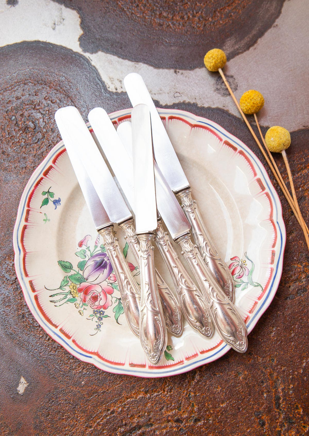 Juego 6 cuchillos franceses antiguos metal baño plata estilo Louis XV