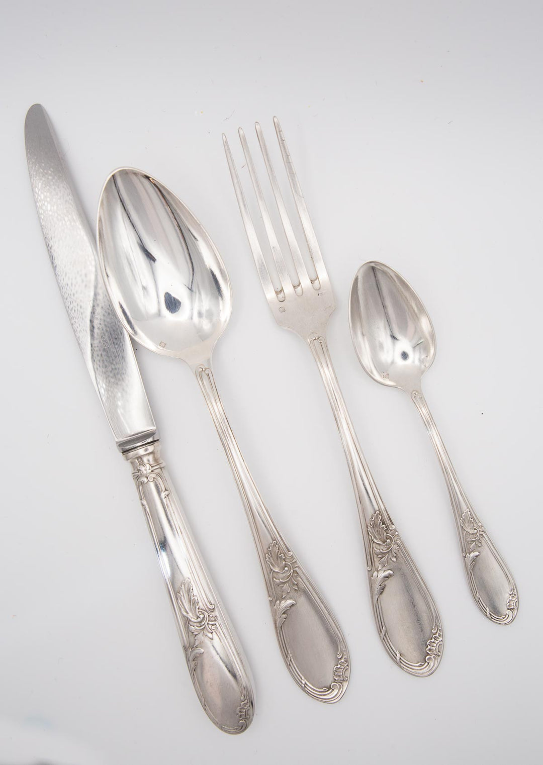 Cubertería francesa para 12 metal baño plata 100 APOLLO en estuche (49 PIEZAS)
