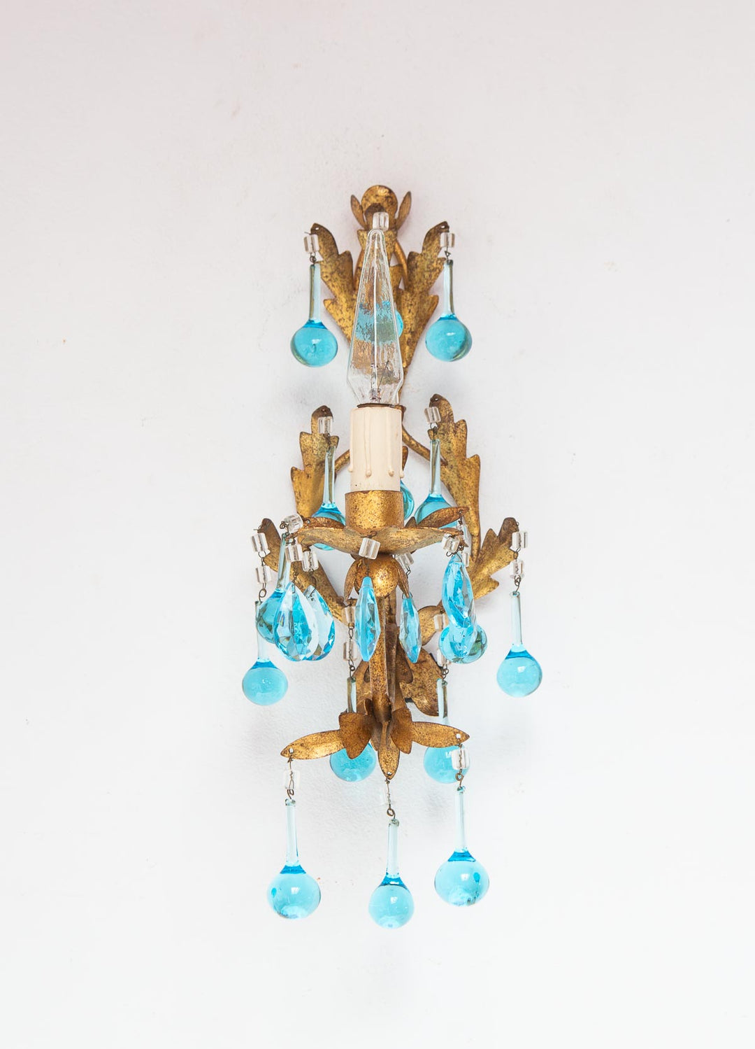 Aplique italiano hierro dorado y cristales azul turquesa c. 1960 (42 cm)
